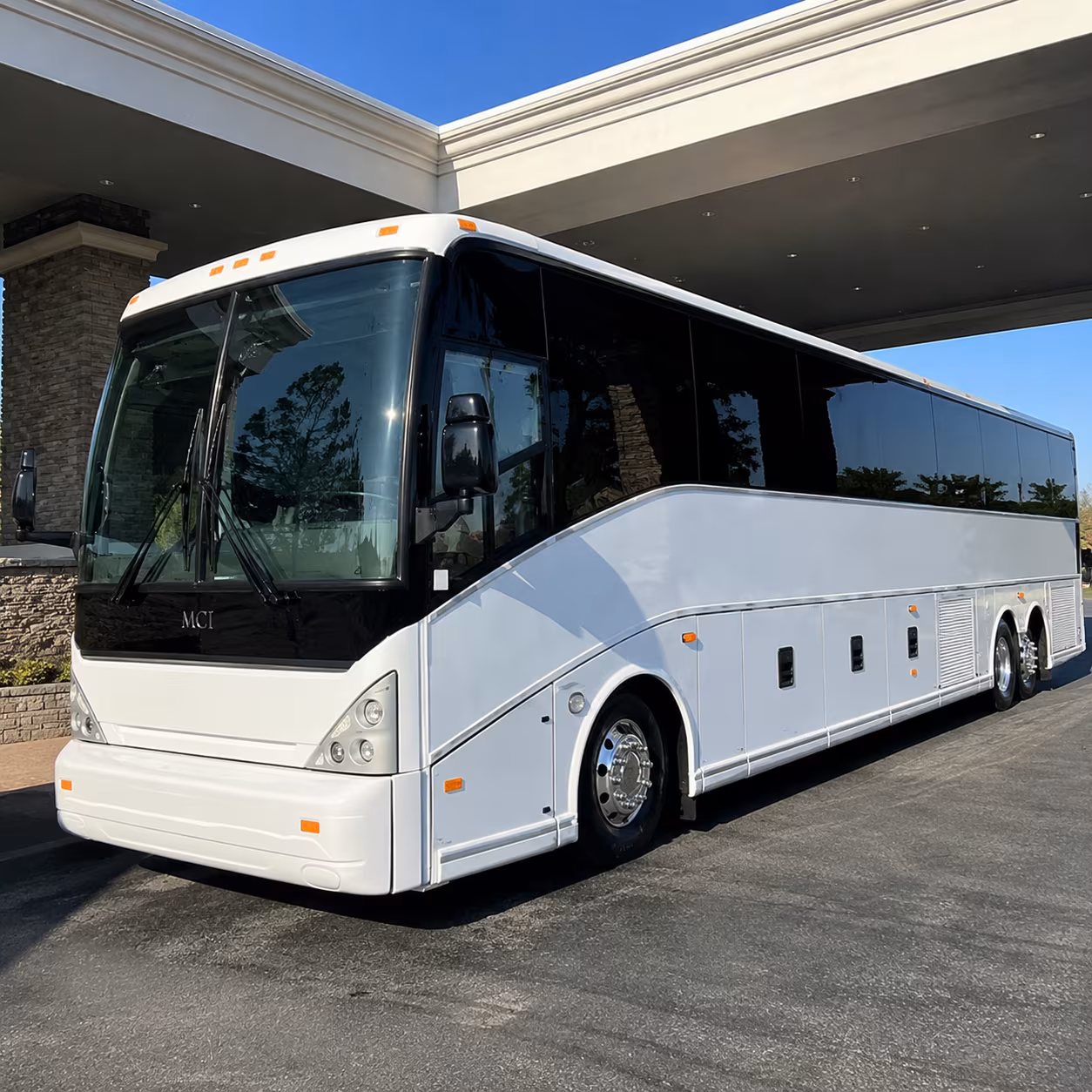 charter buses to festival international de louisiane and downtown shows