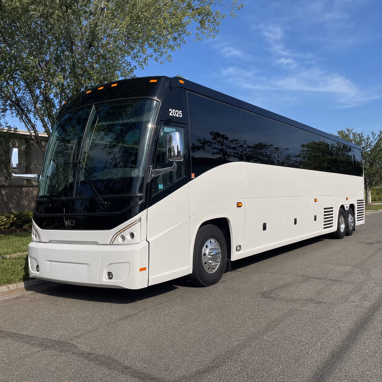 hotel shuttle buses between lft and lafayette s downtown surrounding areas