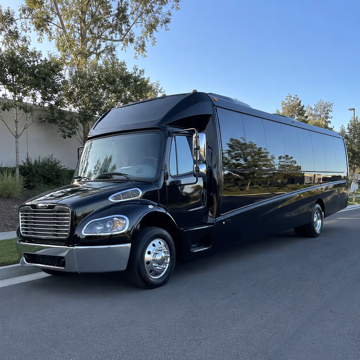 lafayette 25 passenger minibus