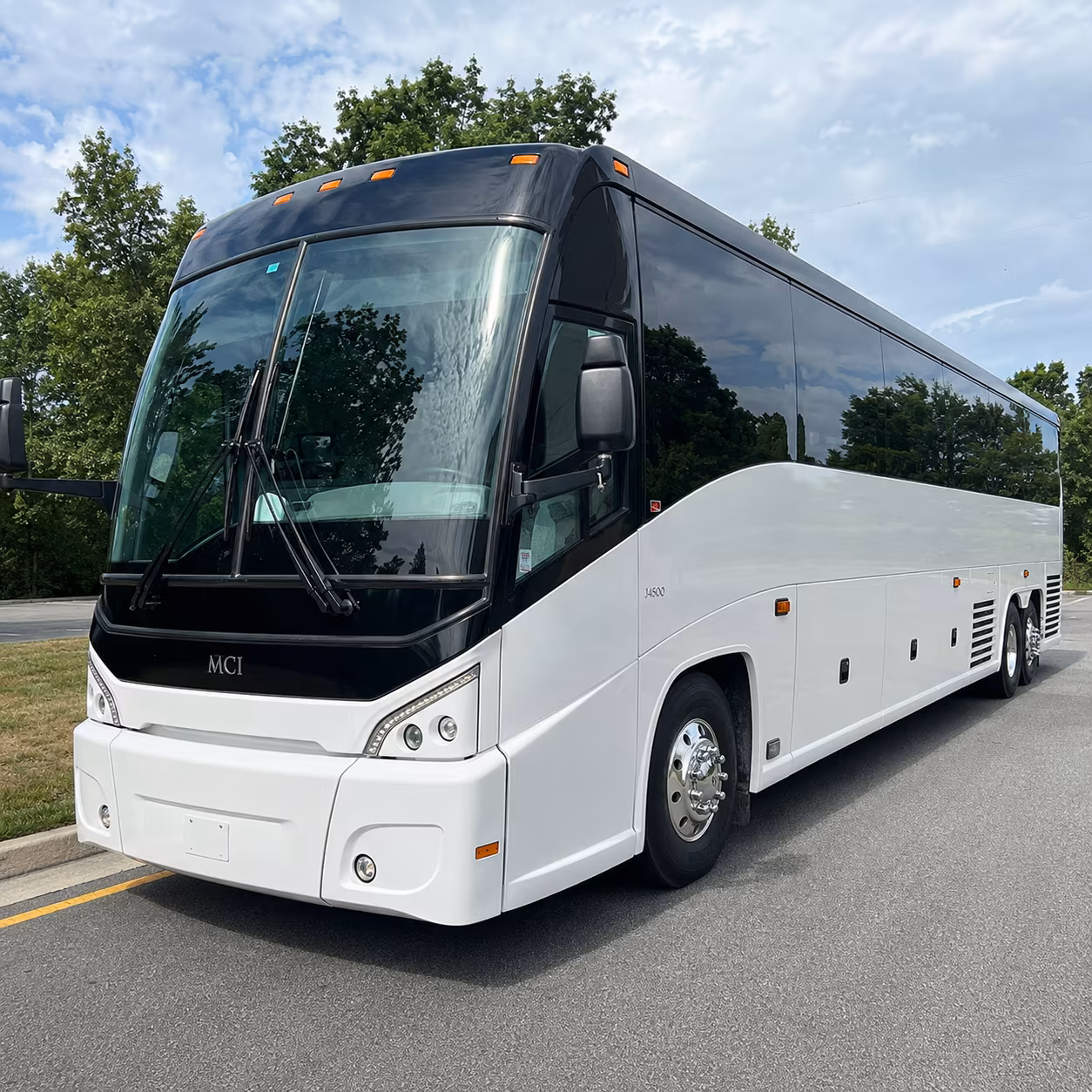 lafayette charter bus rentals for long distance trips to new orleans