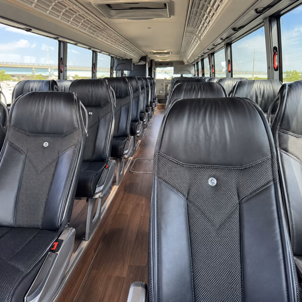 long distance bus trips from lafayette to houston and the texas gulf coast